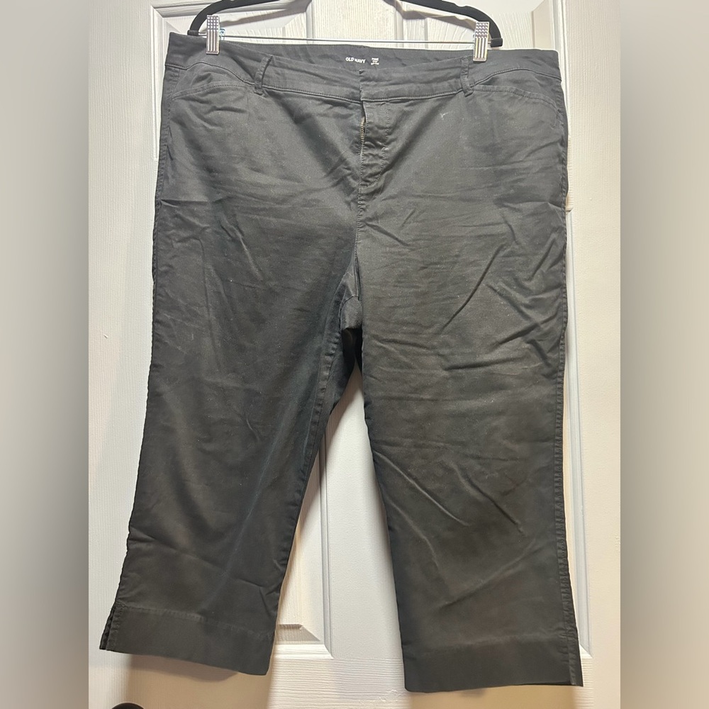 Old Navy Black Pixie Cropped Pants